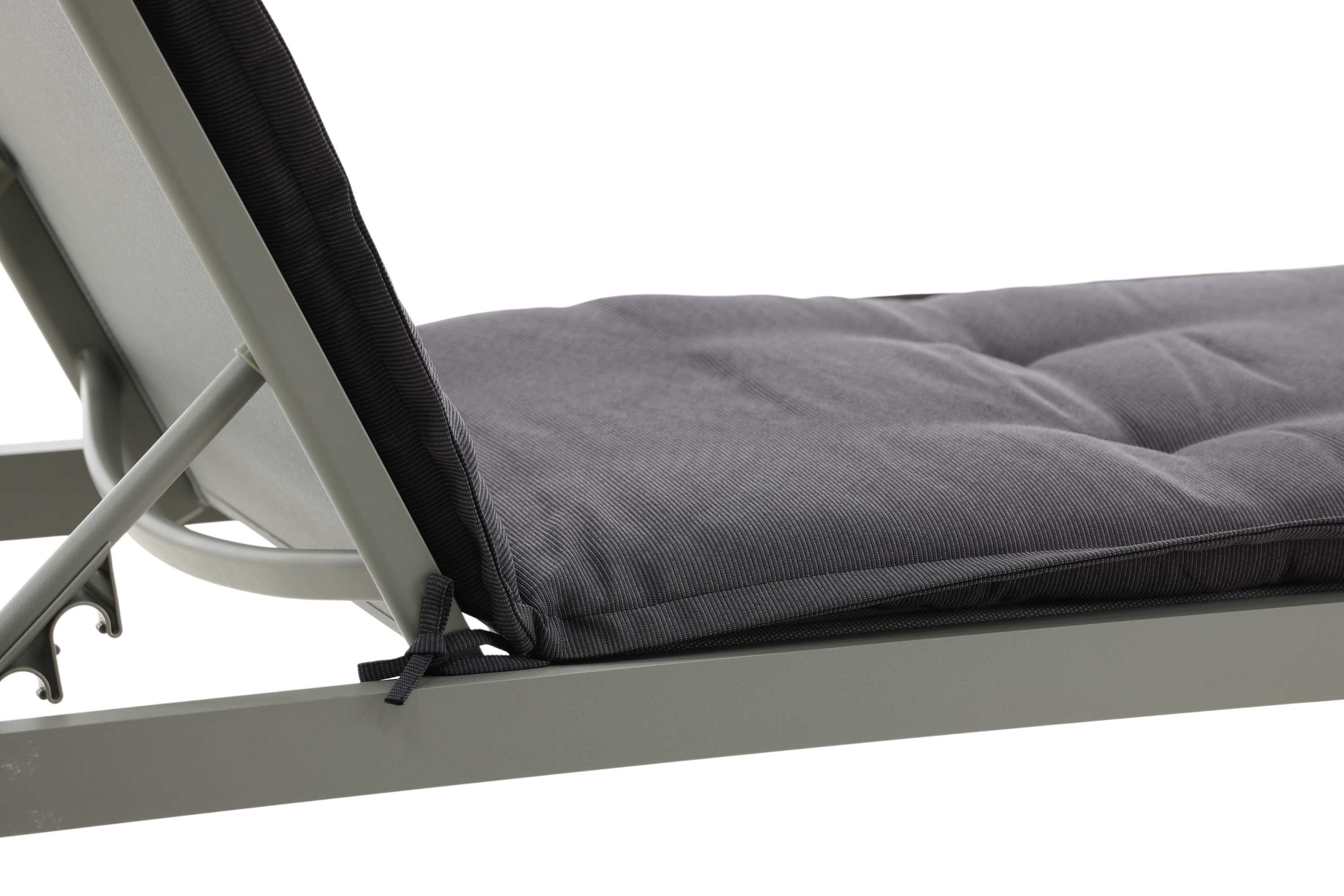 Aurinkotuoliin tyyny