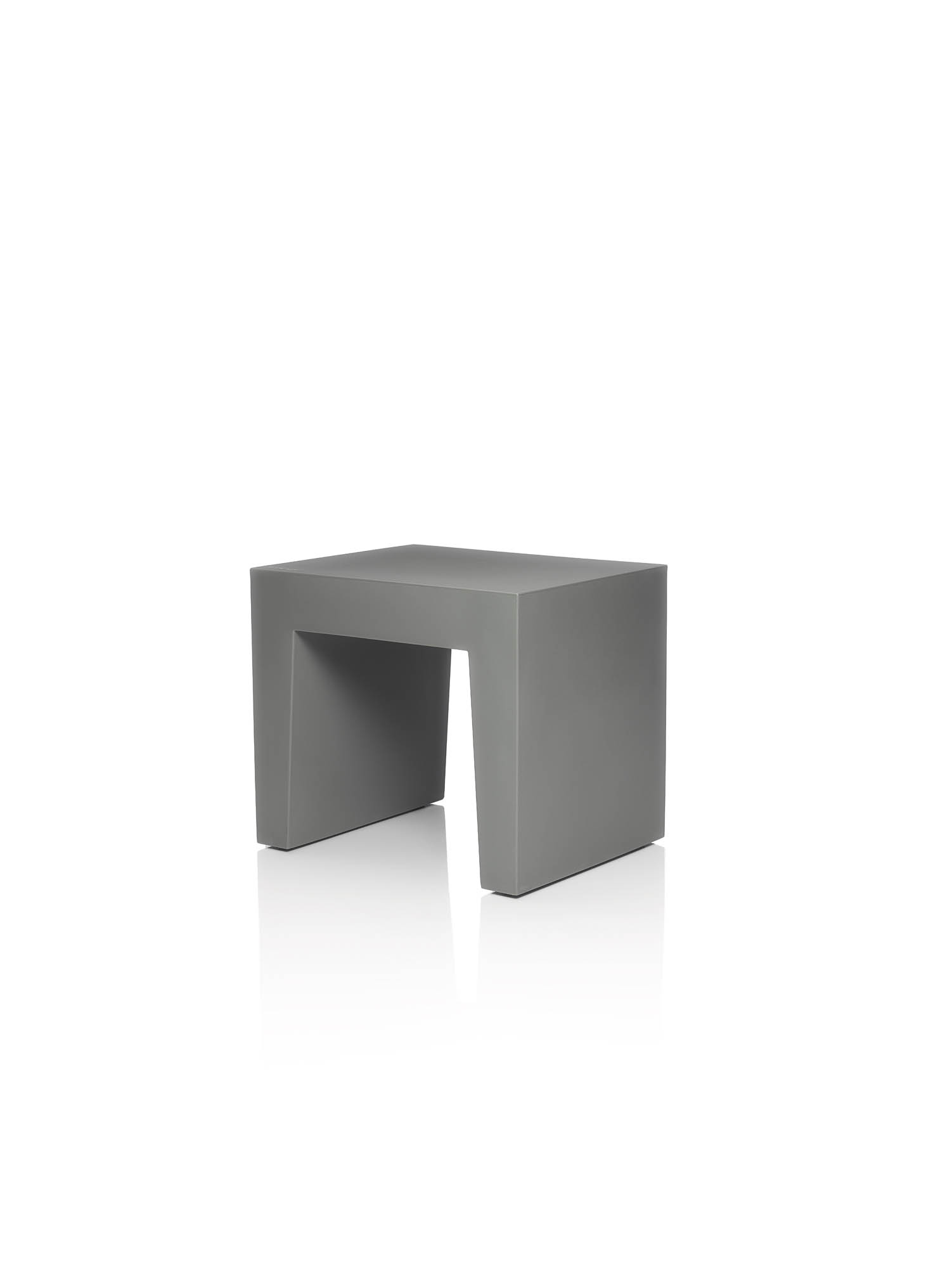 Concrete skammel