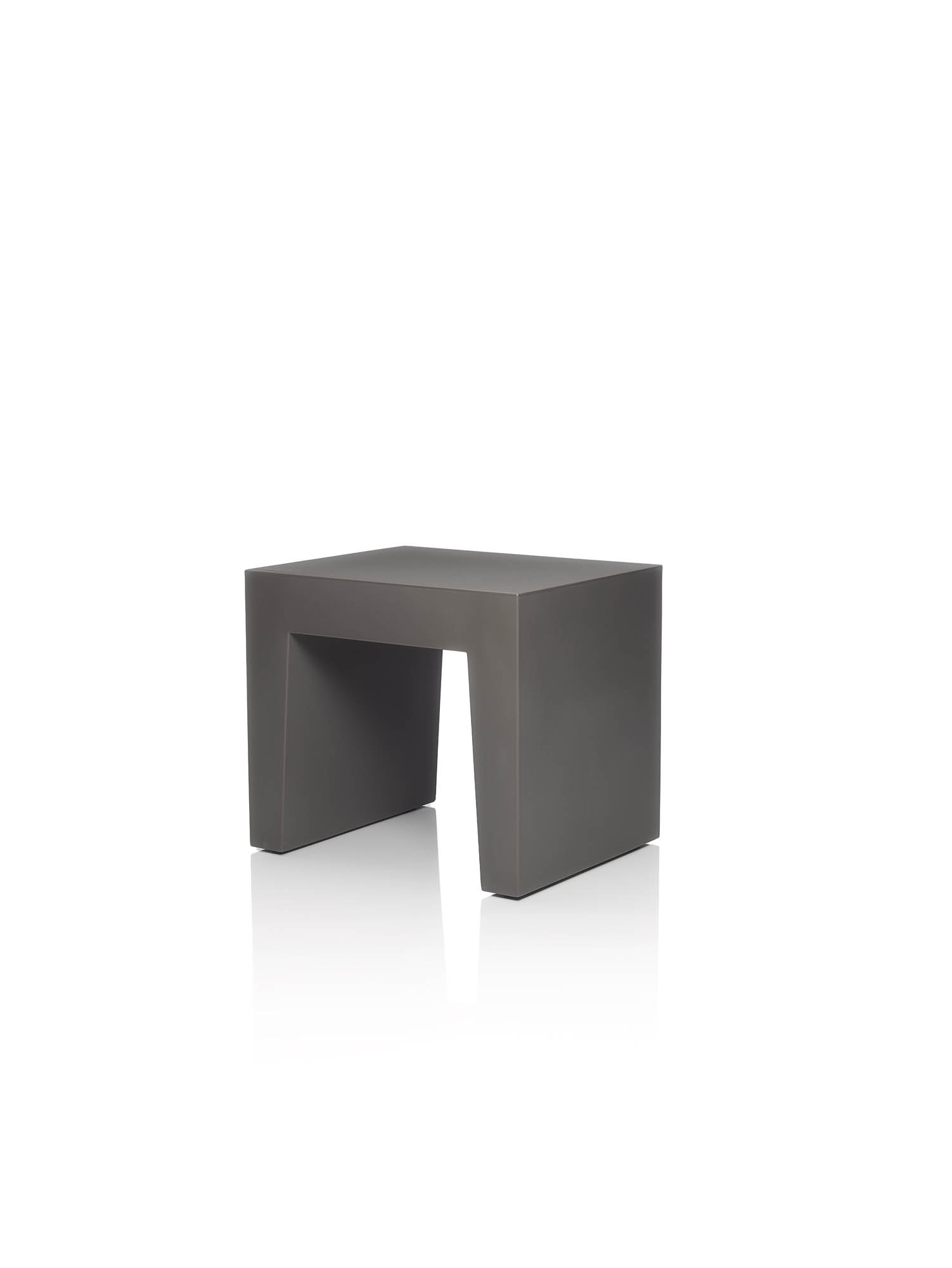 Concrete skammel