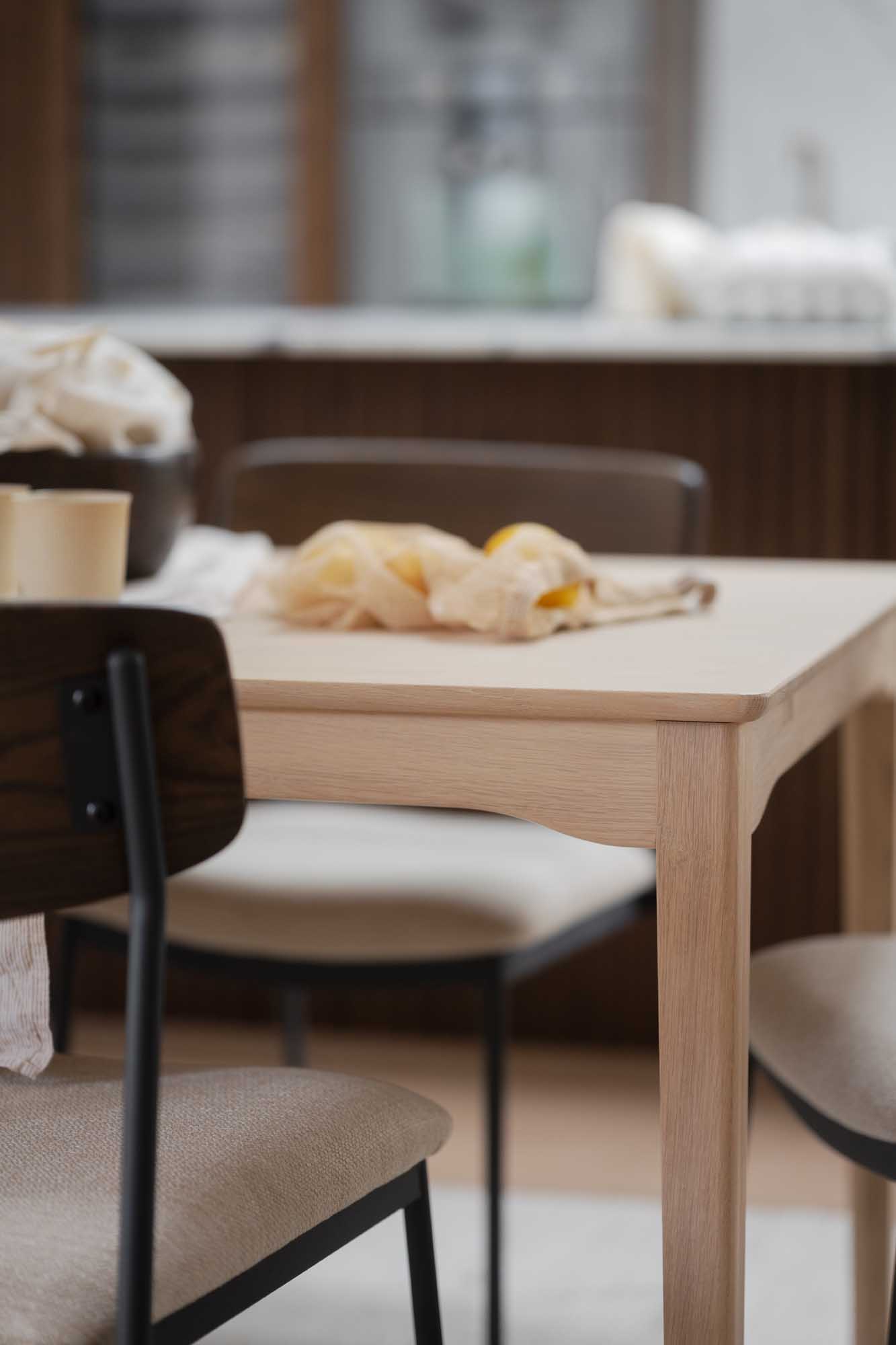 Markham ruokapöytä