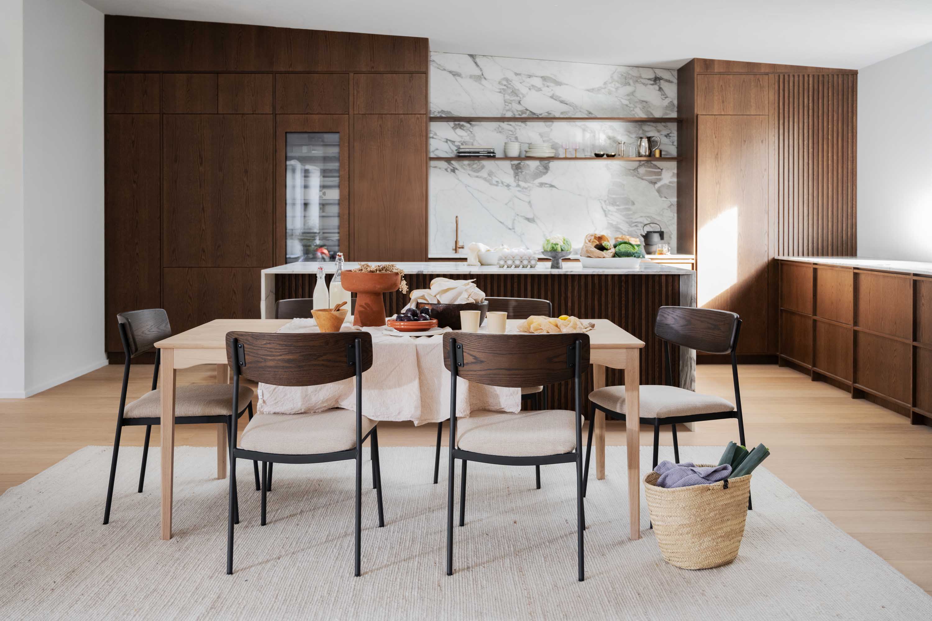 Markham ruokapöytä