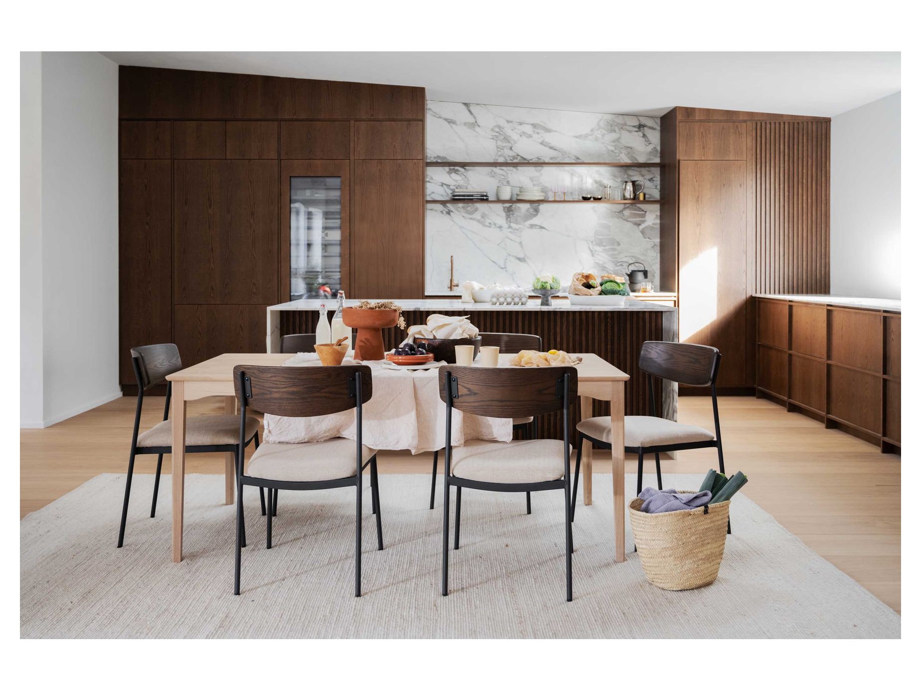 Markham ruokapöytä