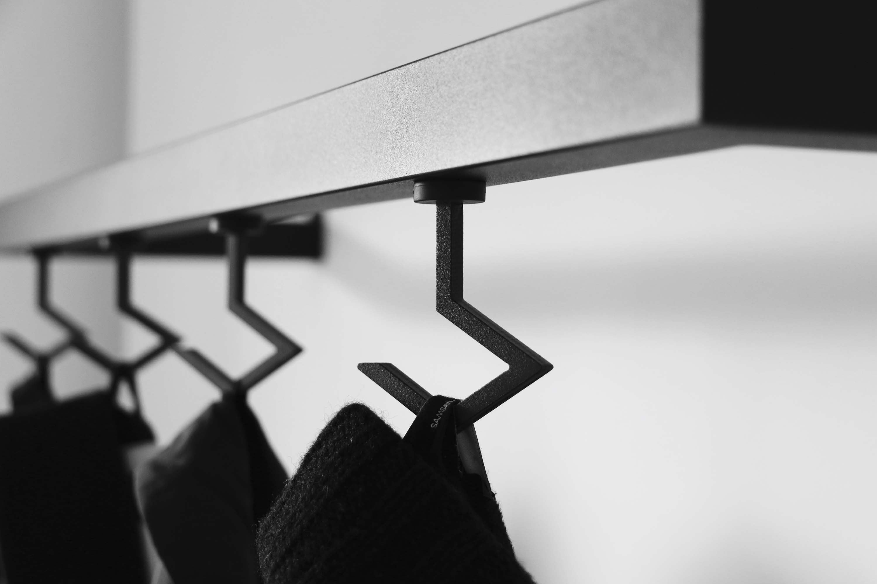 Maghook clothes hanger