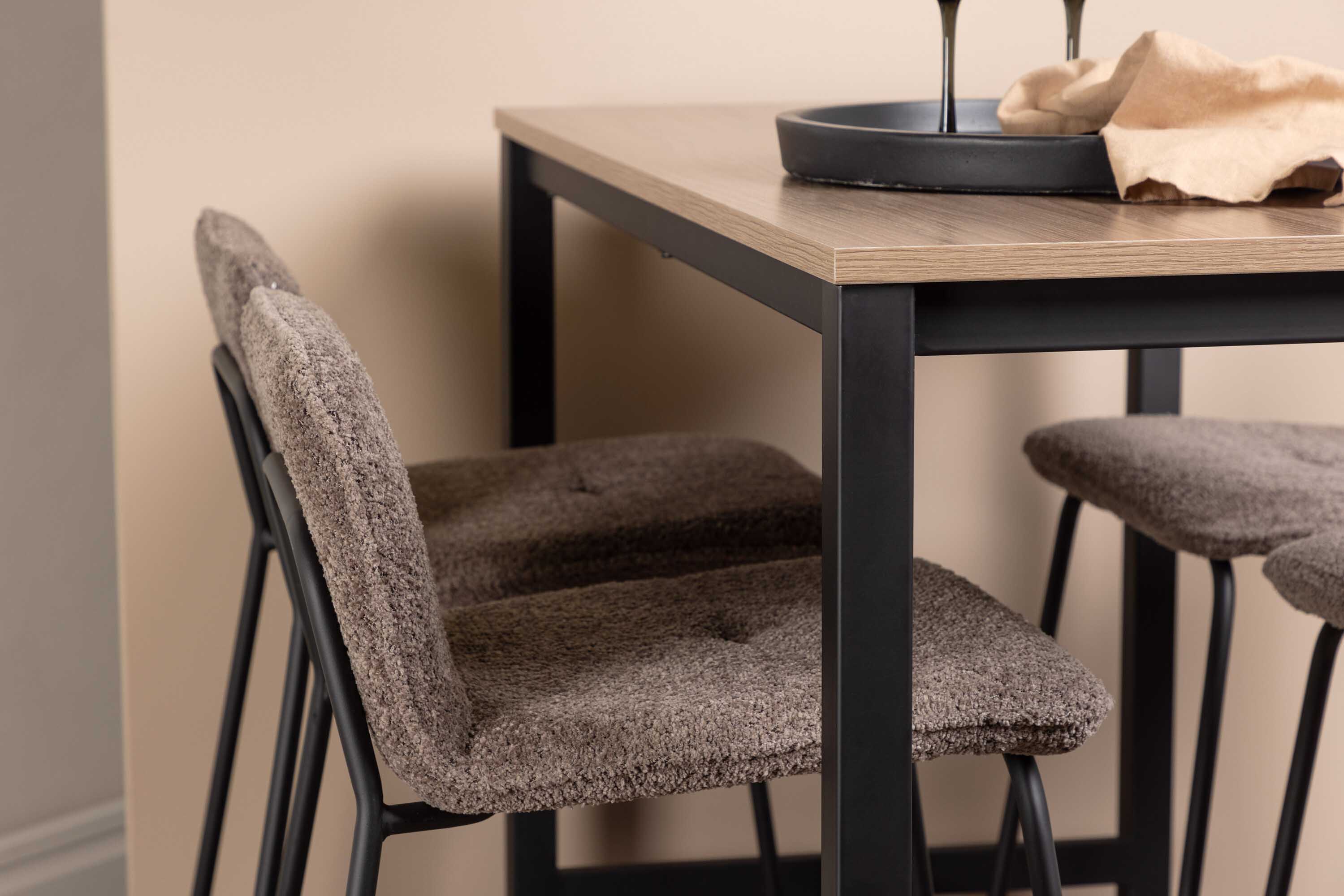 Camden & Bisbee bargrupp