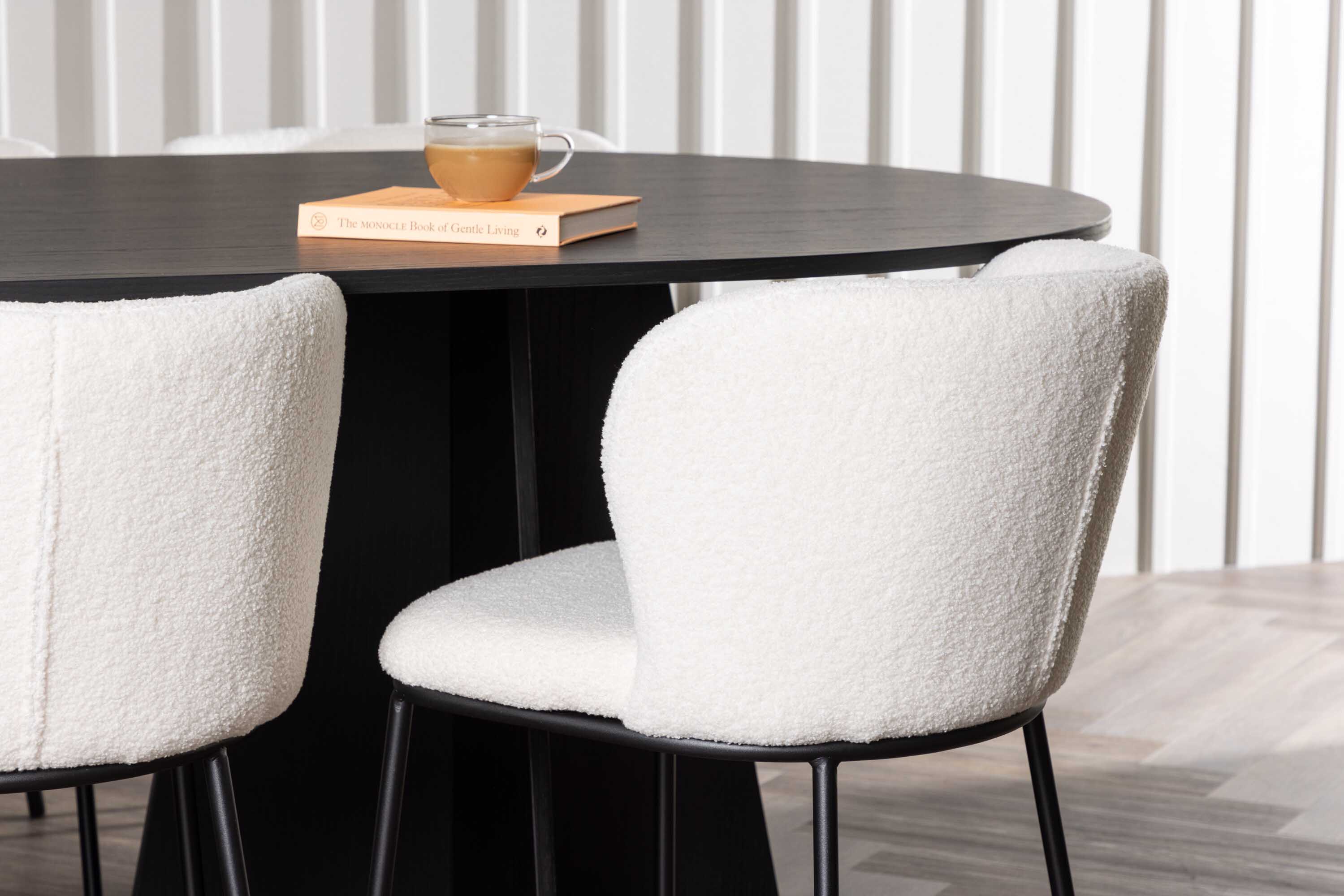 Bootcut & Edina spisegruppe