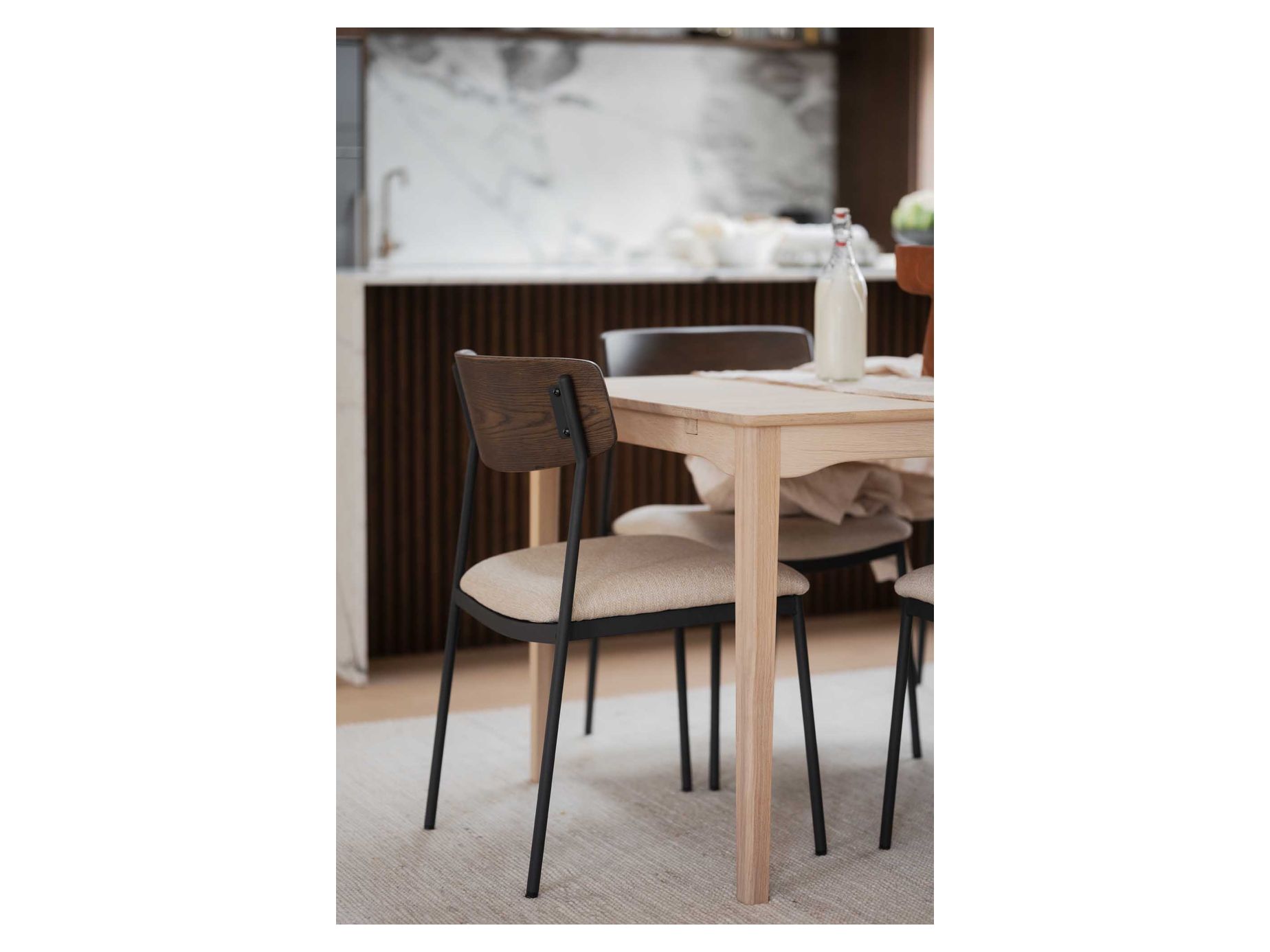 Markham ruokapöytä