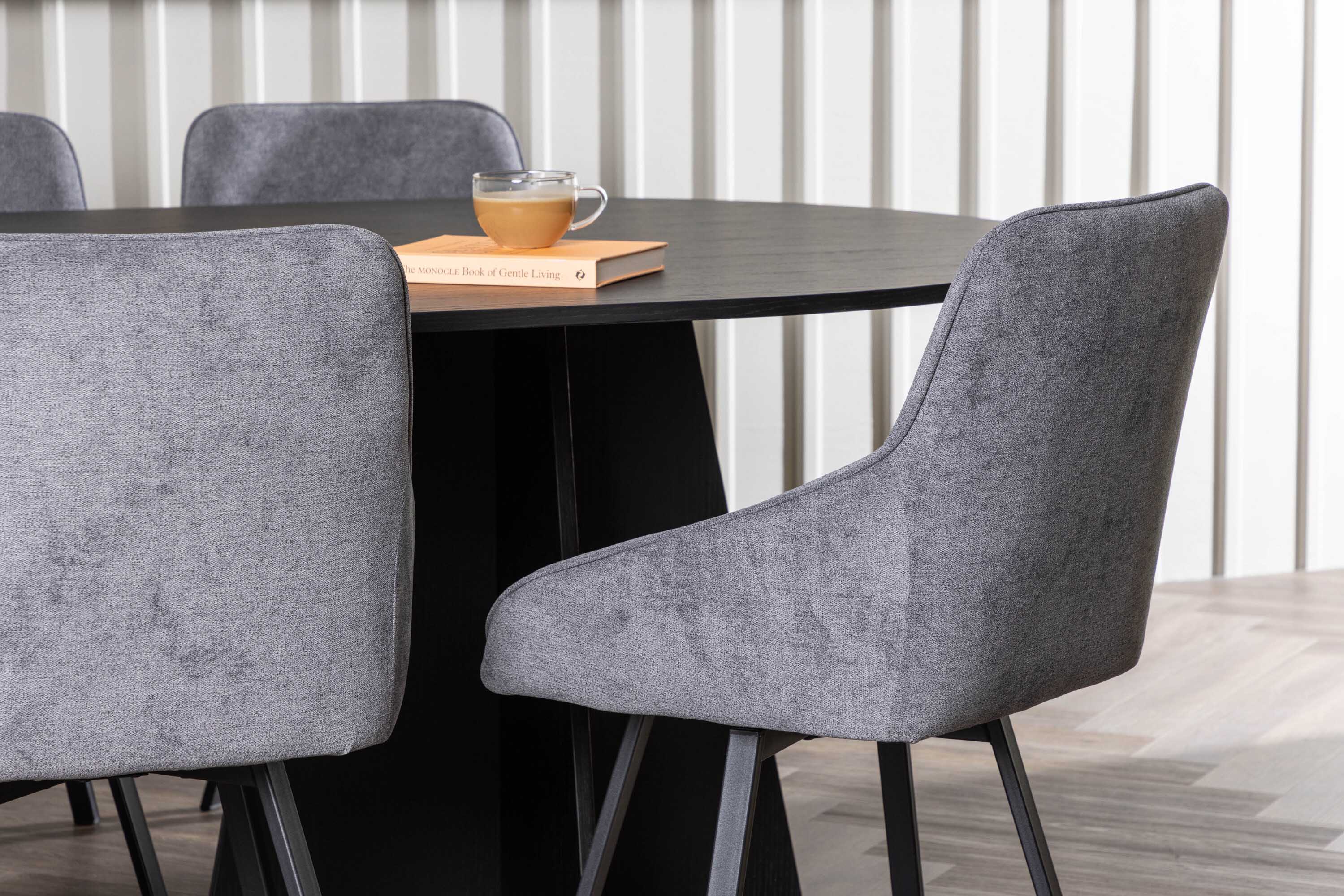 Bootcut & Rosie spisegruppe