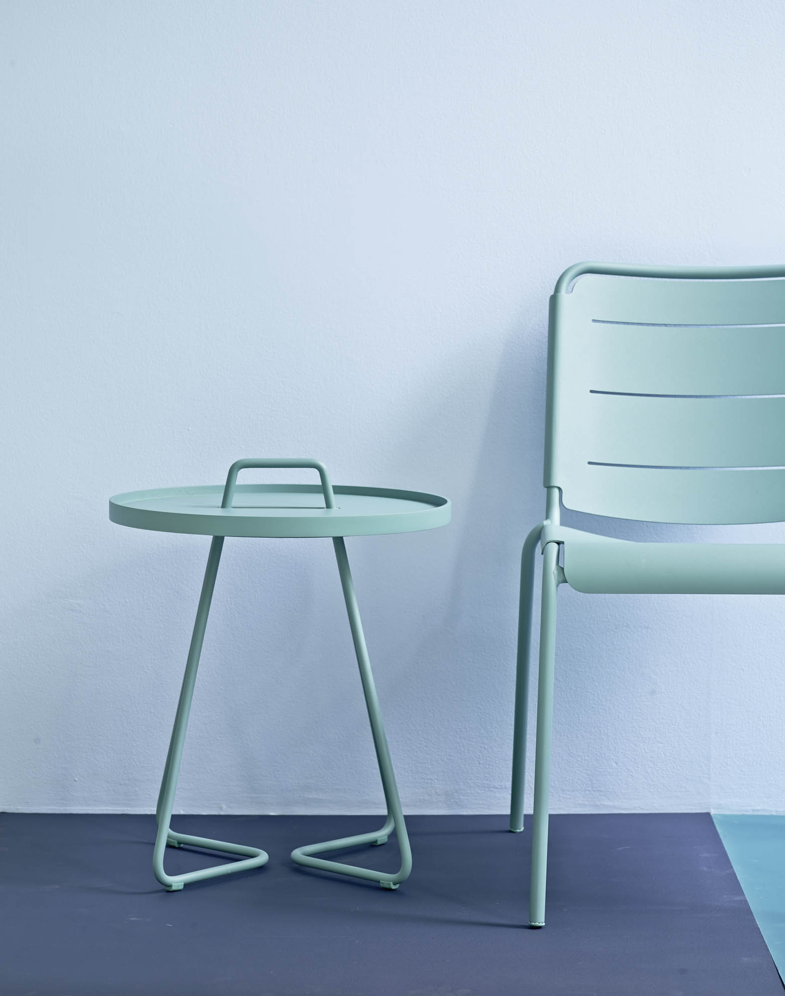 On-the-move sideboard