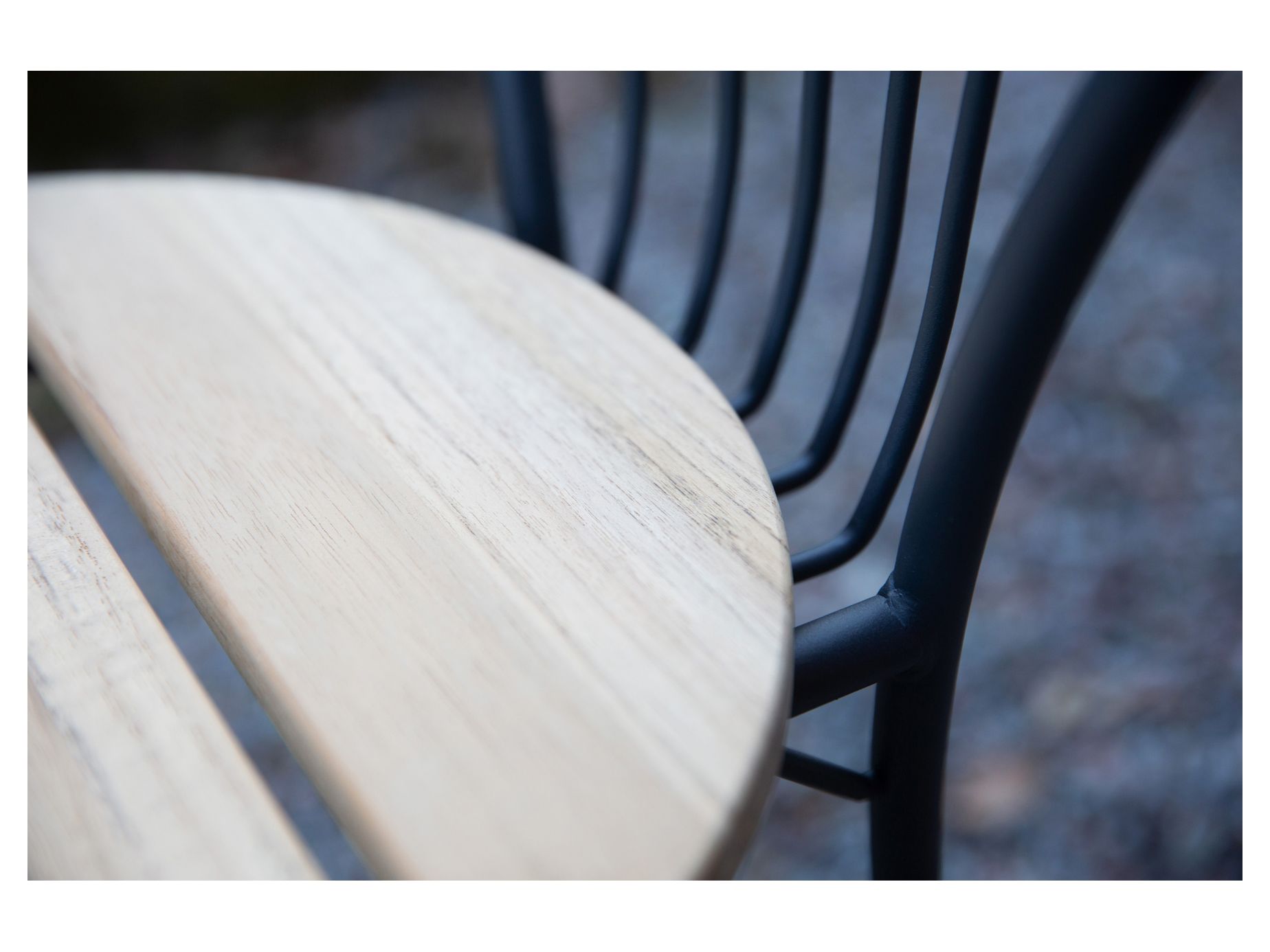 Akleja kahvilapöytä