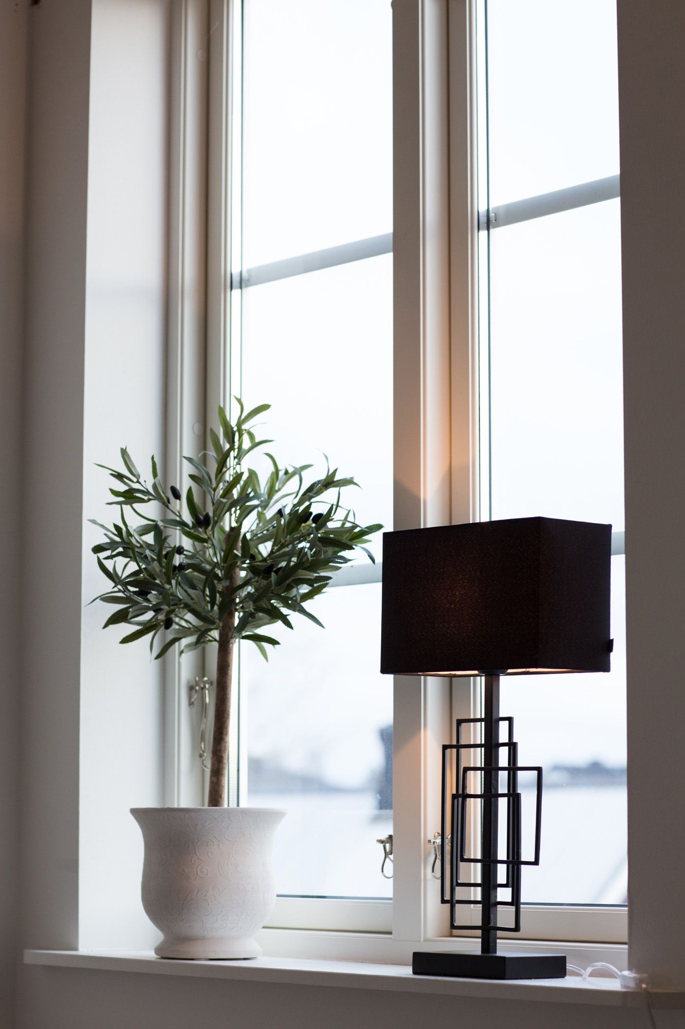 Paragon bordslampa H69cm Svart matt/svart